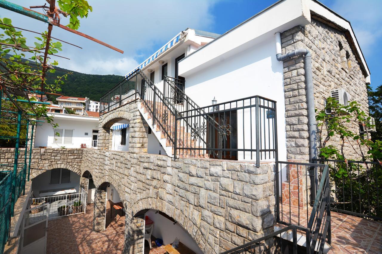 Apartments Jovana Petrovac Exterior photo